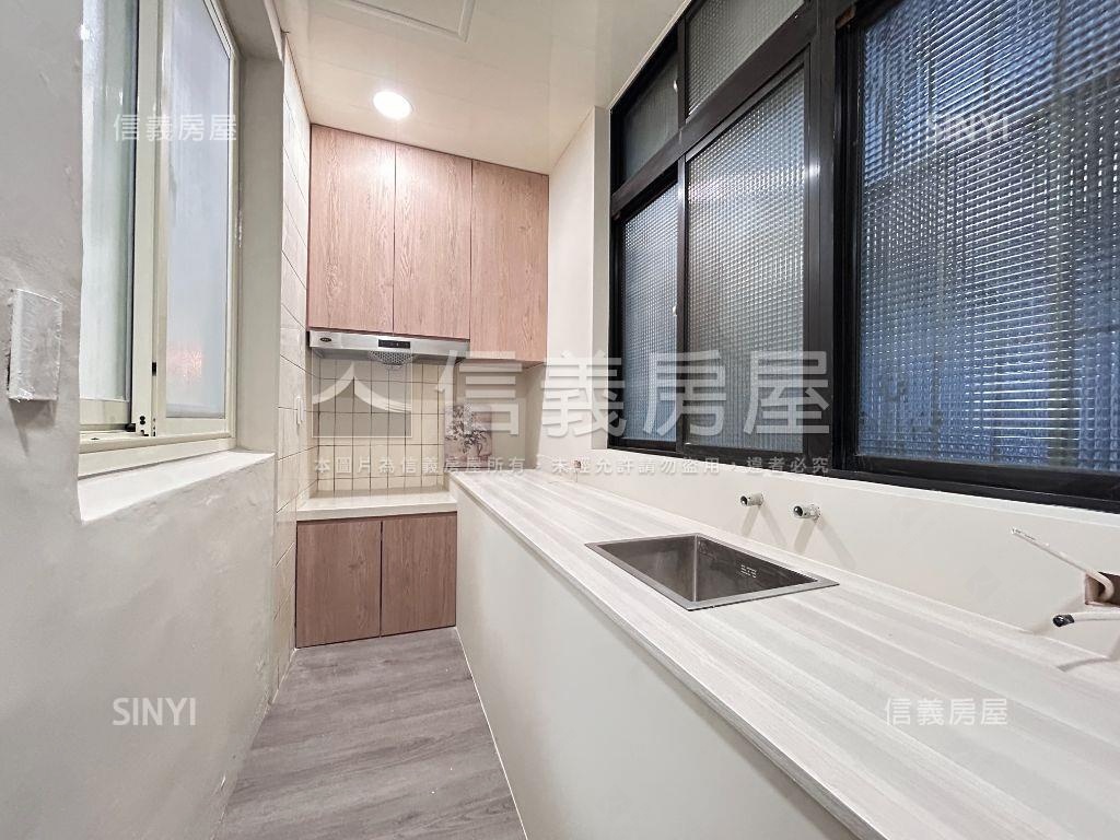 萬芳醫院美妝三樓房屋室內格局與周邊環境