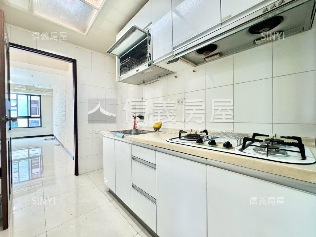 專任興大觀次頂樓三房平車房屋室內格局與周邊環境