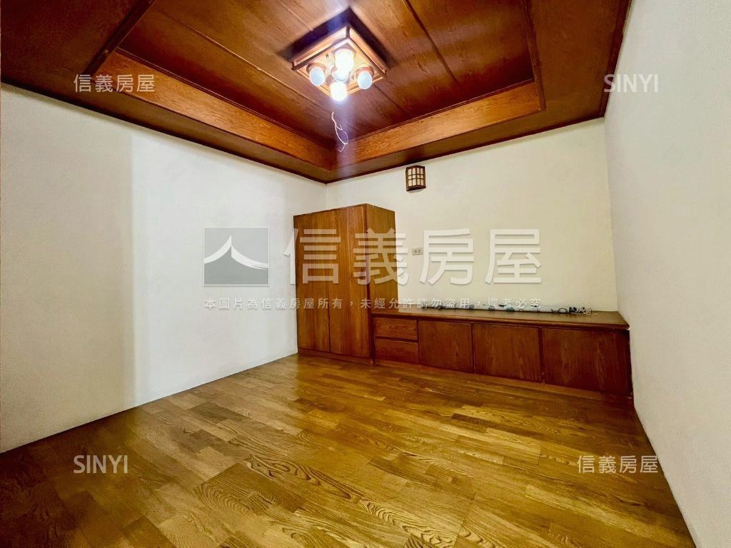 近探索公園三房平車房屋室內格局與周邊環境