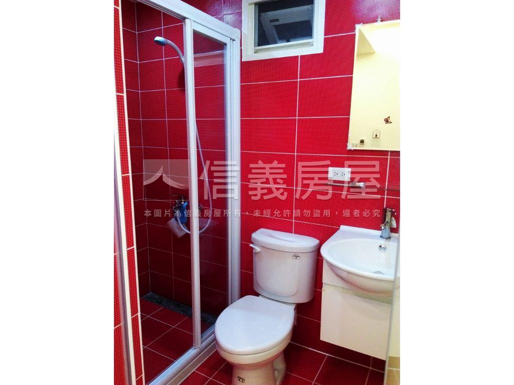 新埔捷運美裝二樓房屋室內格局與周邊環境