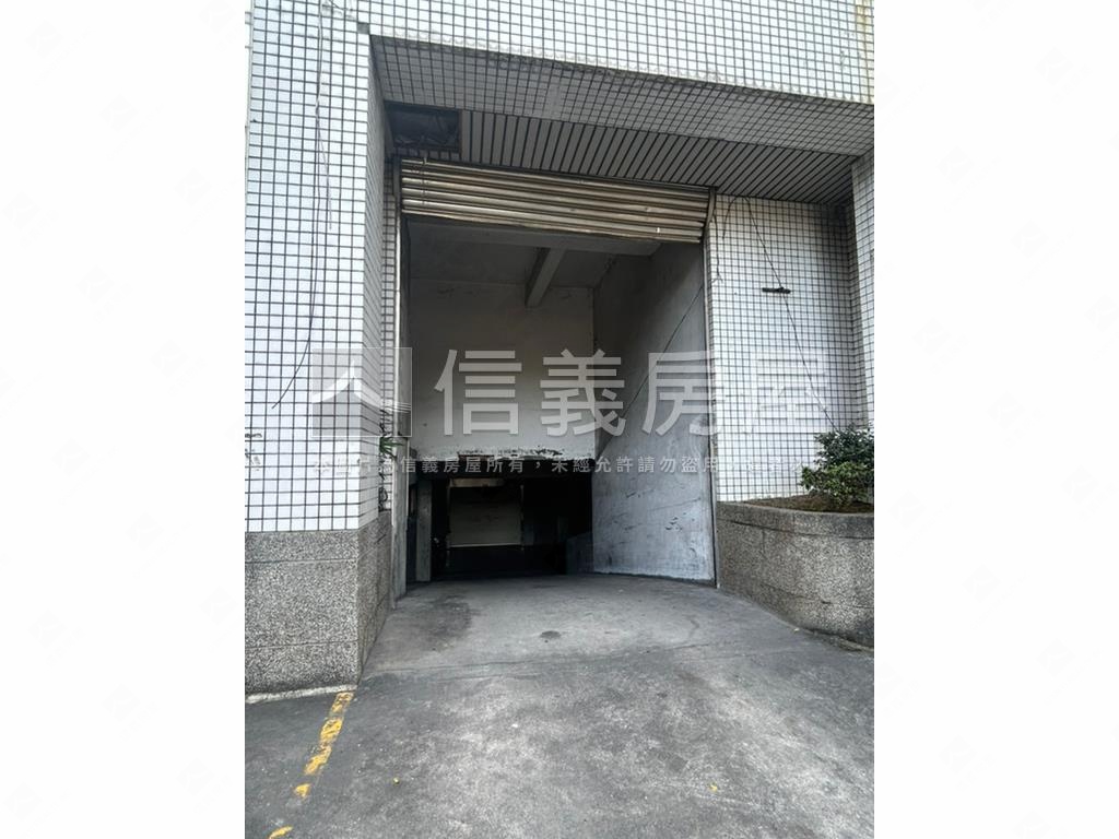 五股工業區電梯整棟廠辦房屋室內格局與周邊環境