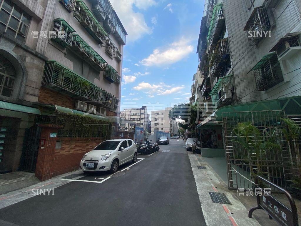 捷運藍線低總價店面房屋室內格局與周邊環境