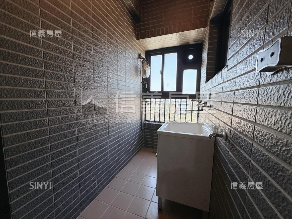 未來捷運藍線梧棲２房平車房屋室內格局與周邊環境