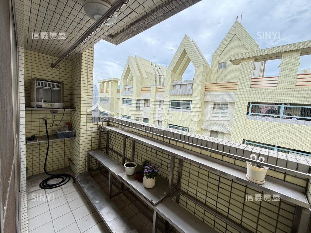 市政新境四房平車房屋室內格局與周邊環境