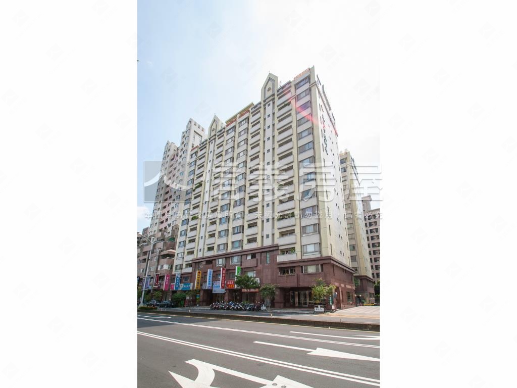 市政新境四房平車房屋室內格局與周邊環境