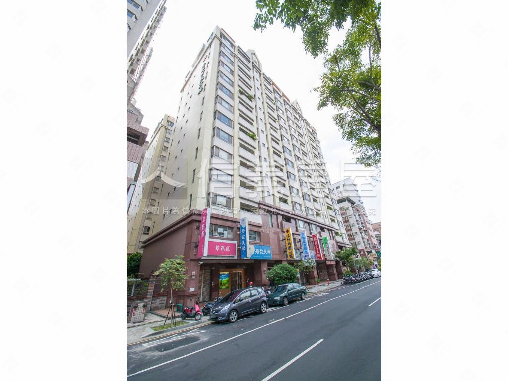 市政新境四房平車房屋室內格局與周邊環境