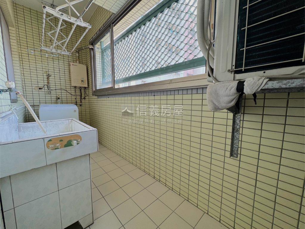 可看房！４房平車衛浴開窗房屋室內格局與周邊環境