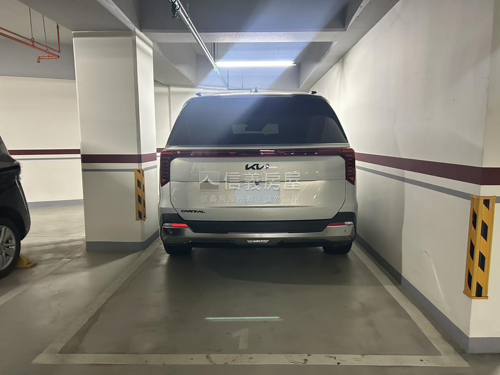 邊間麗寶微風三房車位房屋室內格局與周邊環境
