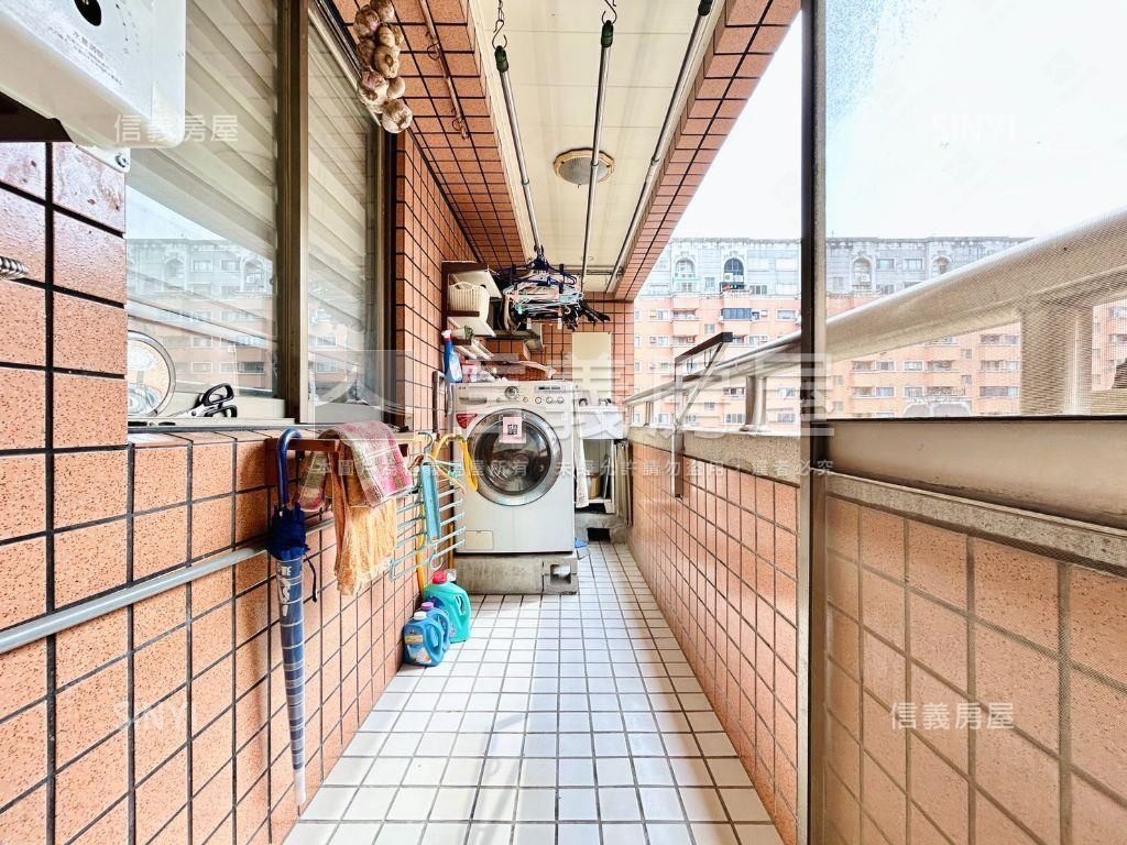 桂冠歐洲大三房平車房屋室內格局與周邊環境