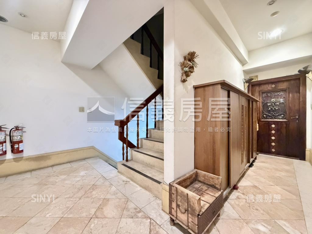 桂冠歐洲大三房平車房屋室內格局與周邊環境