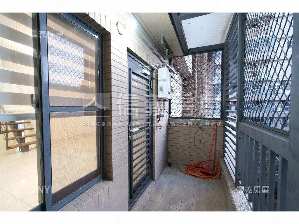 文心豐樂精緻裝潢平面車位房屋室內格局與周邊環境