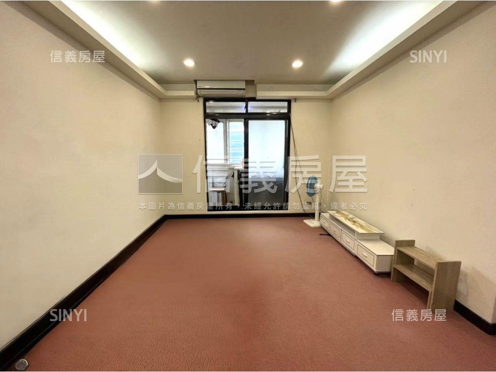 南京捷運附近電梯三房房屋室內格局與周邊環境