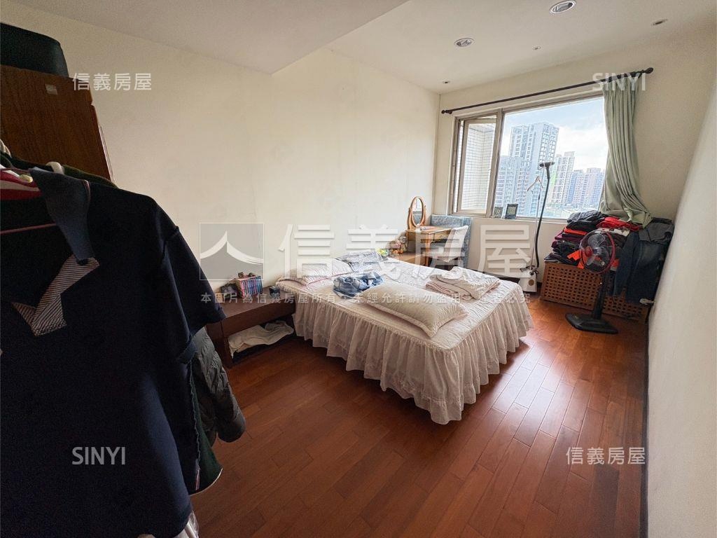 專任大空間景觀四房車位房屋室內格局與周邊環境