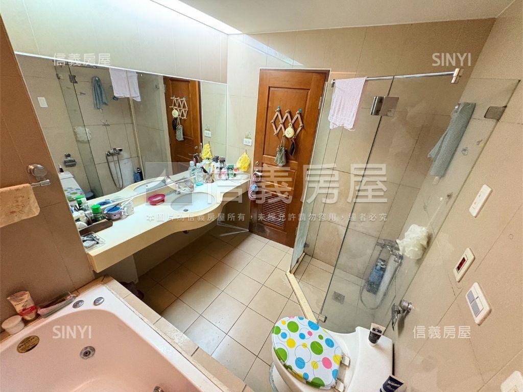 專任大空間景觀四房車位房屋室內格局與周邊環境