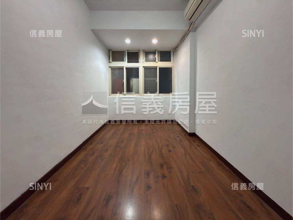 近環球方正黃金三樓房屋室內格局與周邊環境