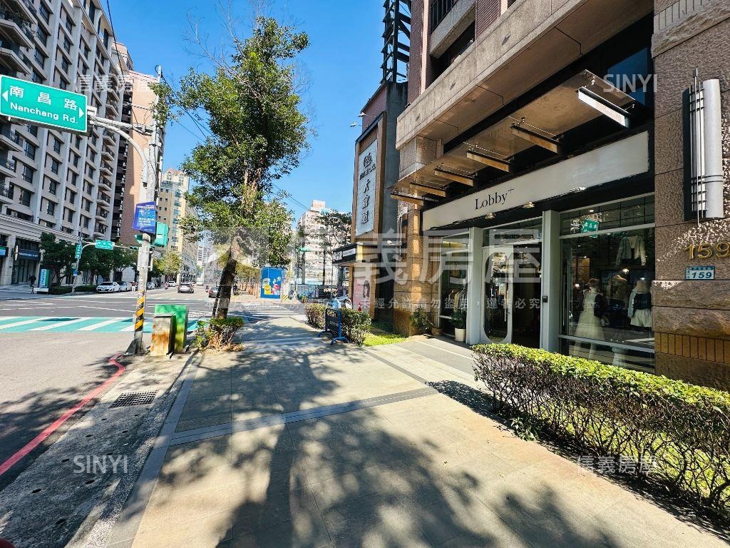 稀。南崁面寬店面。精華房屋室內格局與周邊環境