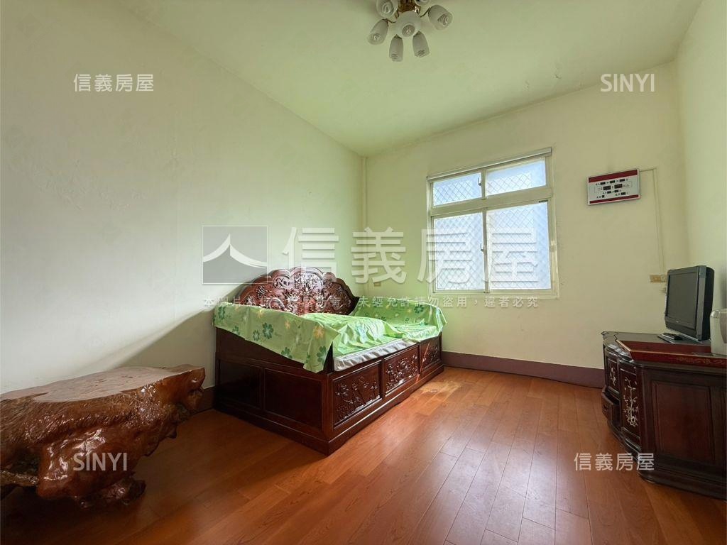 西區近五權西路大透天房屋室內格局與周邊環境