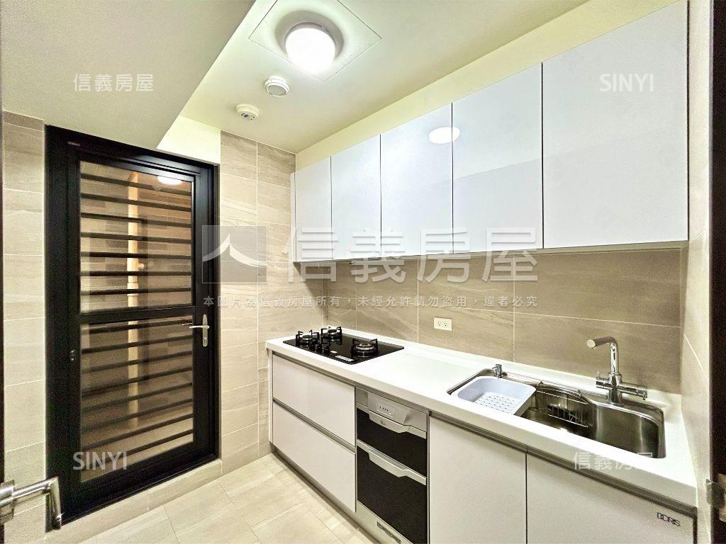 榮耀西門經典八樓房屋室內格局與周邊環境