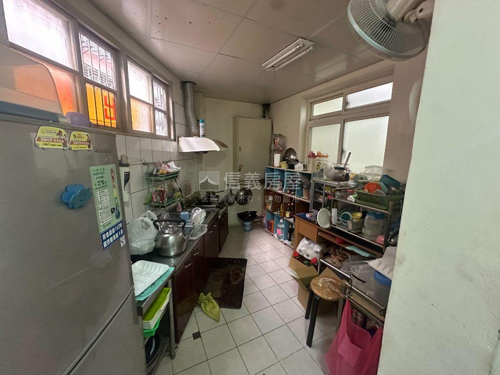 近裕隆城稀有透天房屋室內格局與周邊環境