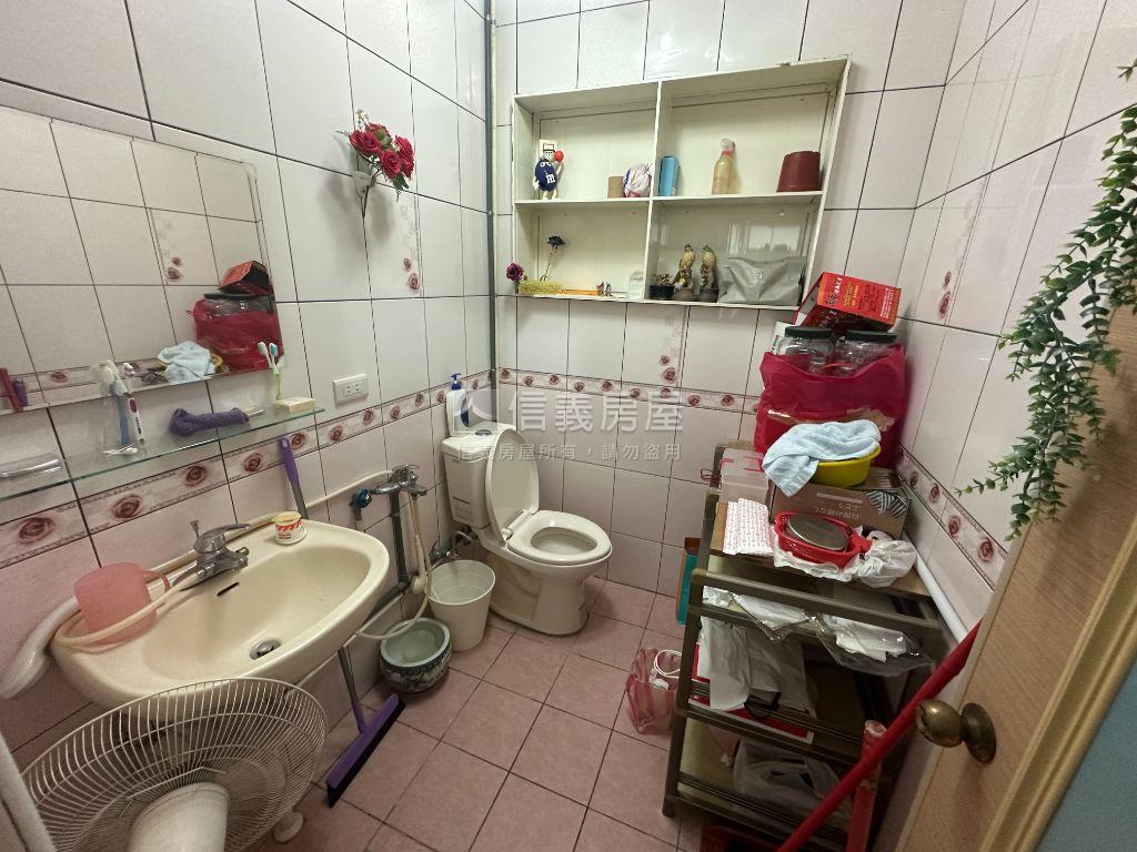 近裕隆城稀有透天房屋室內格局與周邊環境