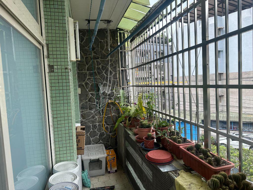 近裕隆城稀有透天房屋室內格局與周邊環境