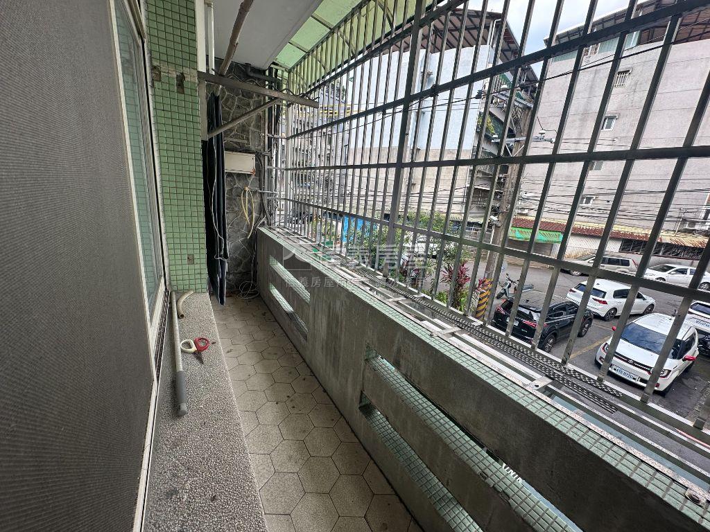 近裕隆城稀有透天房屋室內格局與周邊環境