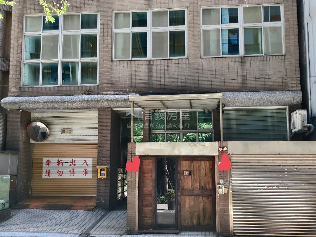松江路挑高４米２辦住房屋室內格局與周邊環境