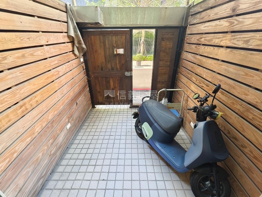 松江路挑高４米２辦住房屋室內格局與周邊環境