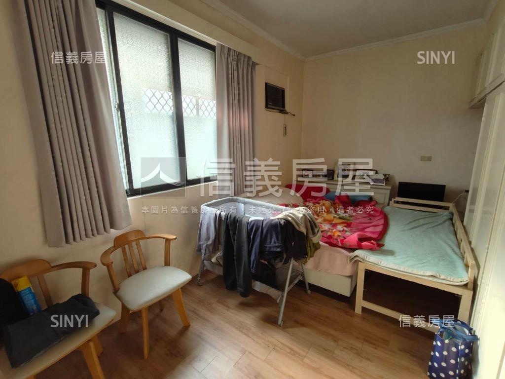 近未來體育園區挑高美墅房屋室內格局與周邊環境