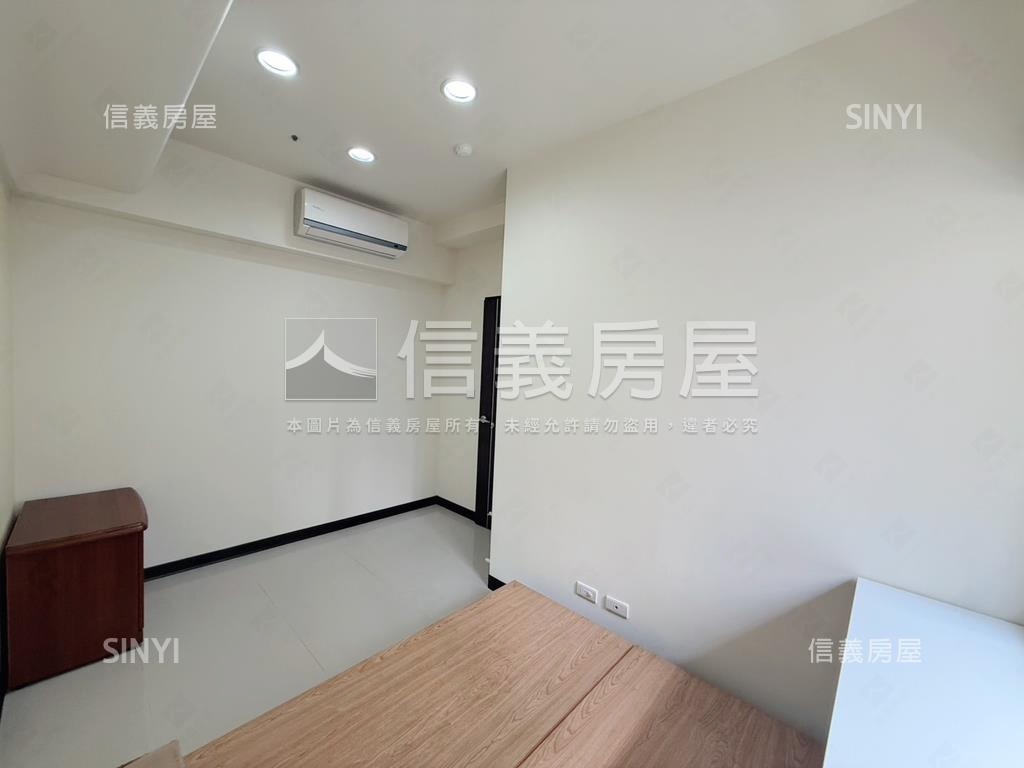 現代城高樓２房平面車位房屋室內格局與周邊環境