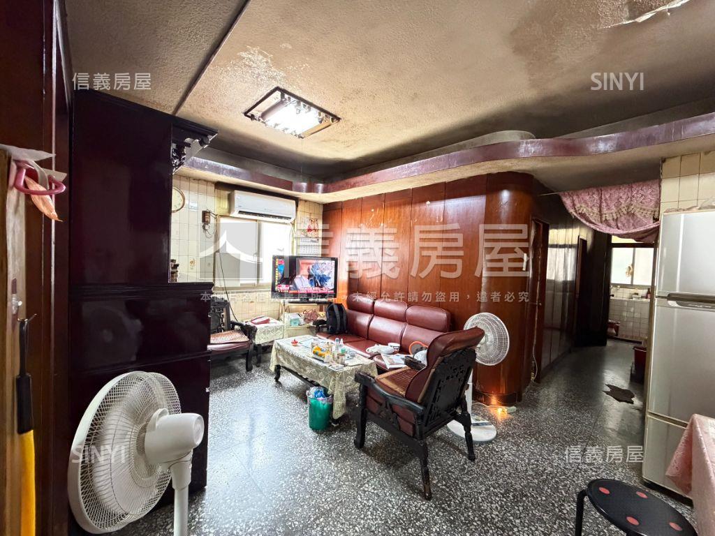 近大巨蛋採光邊間三樓房屋室內格局與周邊環境