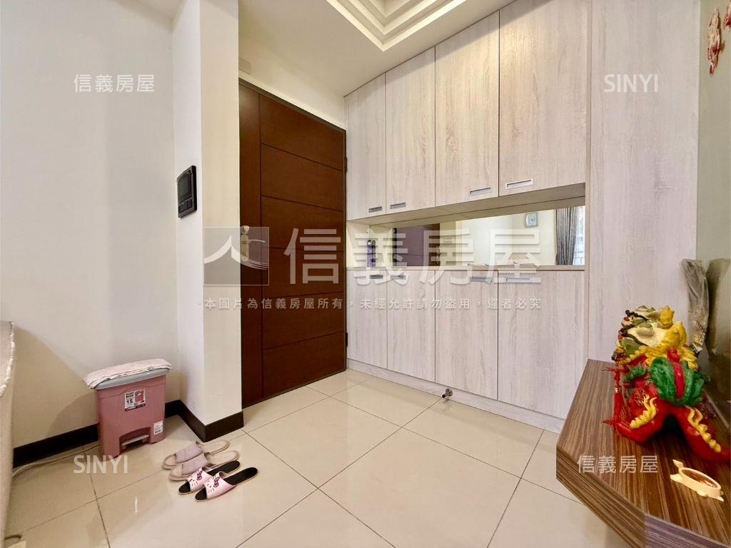 新店優質電梯三房車位房屋室內格局與周邊環境