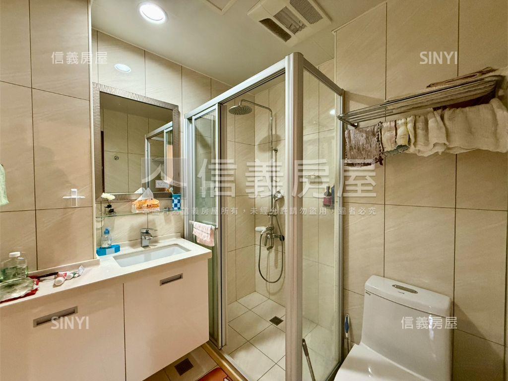 新店優質電梯三房車位房屋室內格局與周邊環境