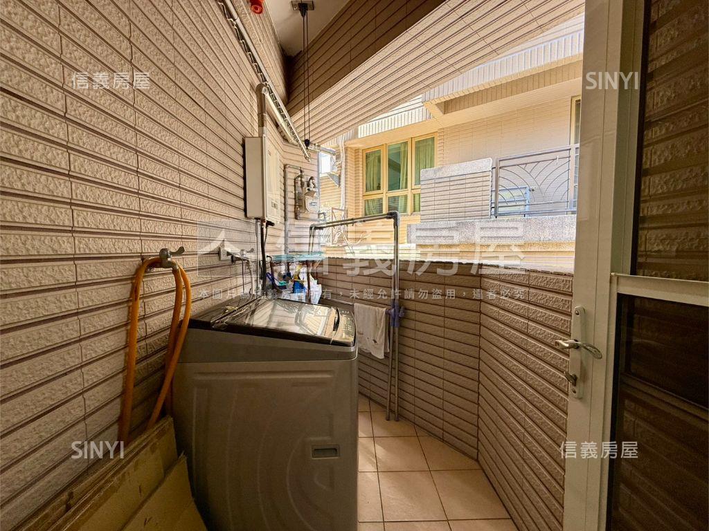 新店優質電梯三房車位房屋室內格局與周邊環境