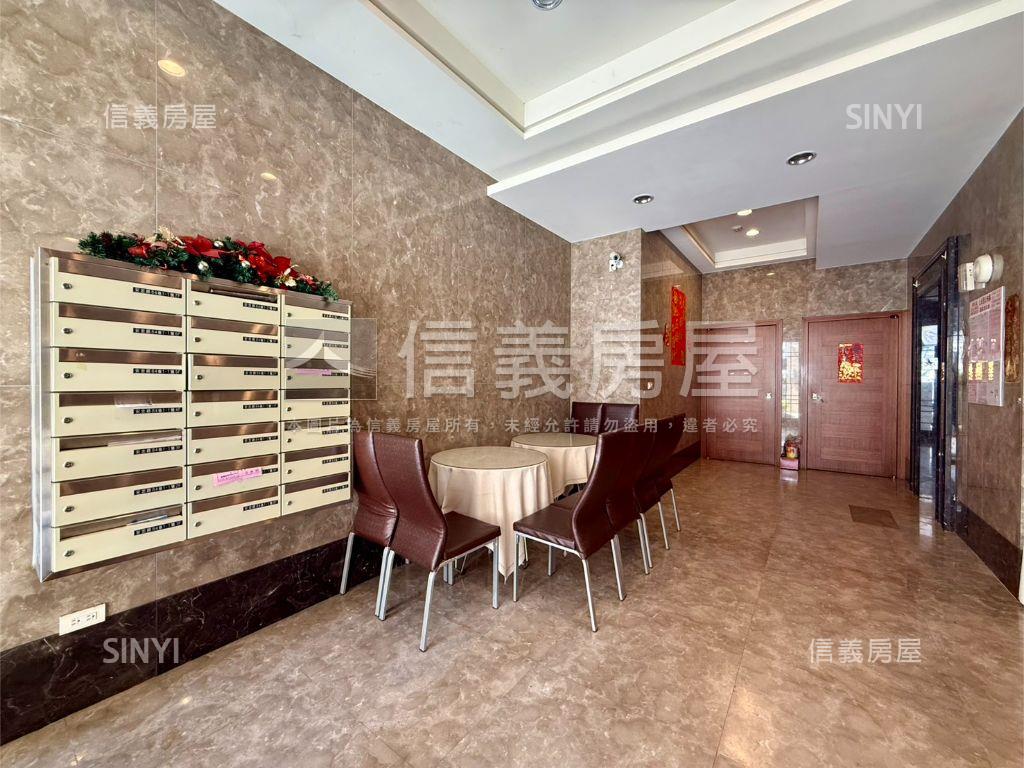 新店優質電梯三房車位房屋室內格局與周邊環境