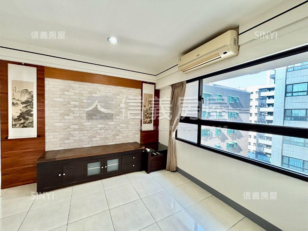 星巴克隔壁三房Ｂ１平車房屋室內格局與周邊環境