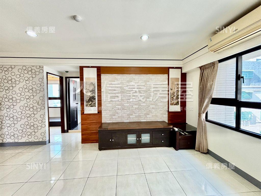 星巴克隔壁三房Ｂ１平車房屋室內格局與周邊環境