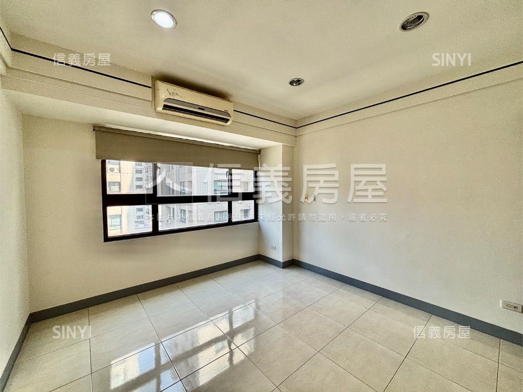 星巴克隔壁三房Ｂ１平車房屋室內格局與周邊環境