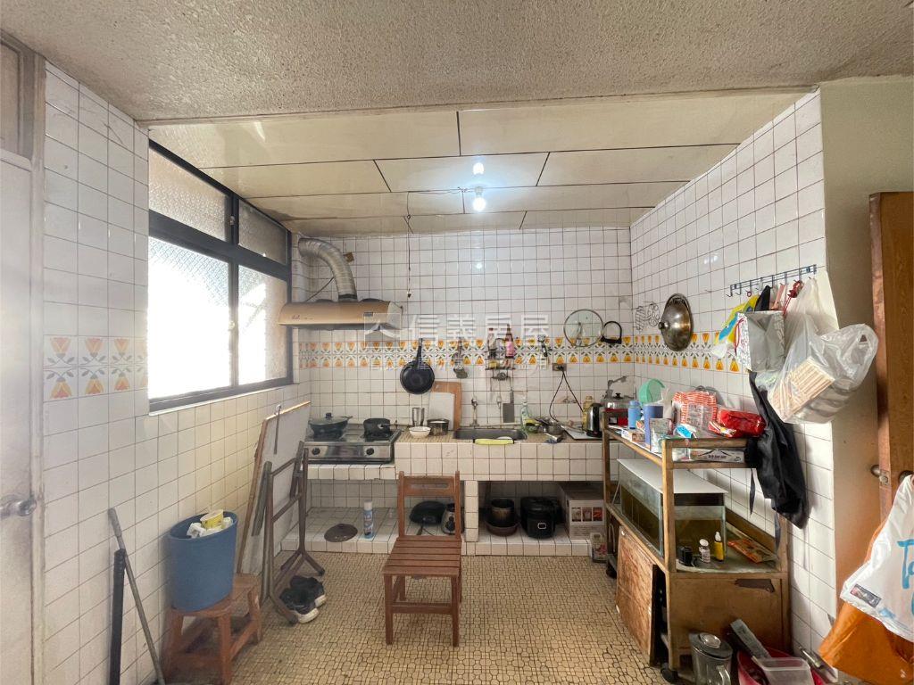 羅斯福路邊間首購雅築房屋室內格局與周邊環境