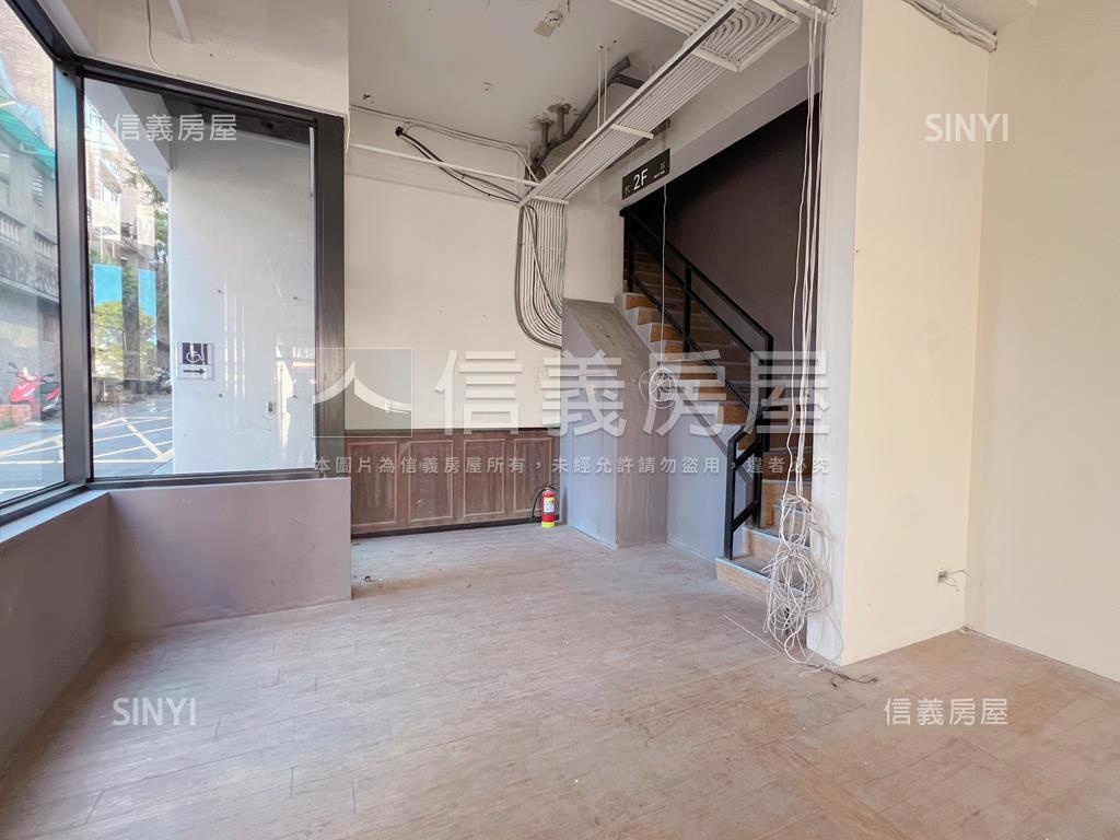 獨立地號捷運金店面房屋室內格局與周邊環境