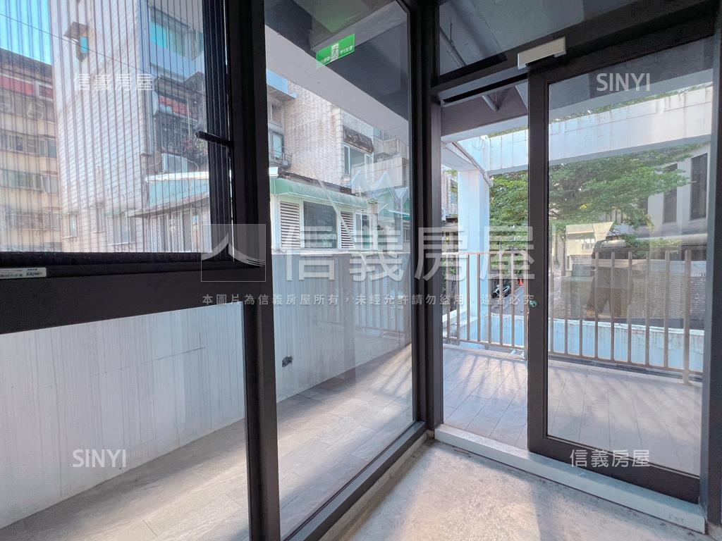 獨立地號捷運金店面房屋室內格局與周邊環境