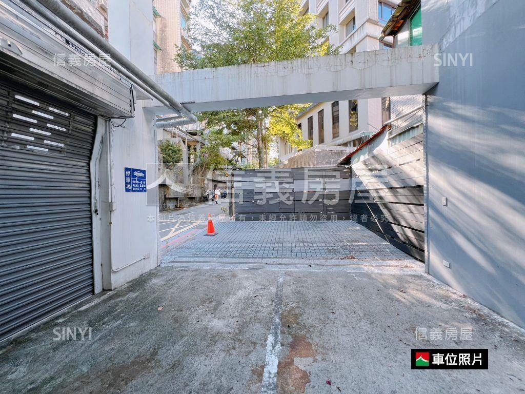 獨立地號捷運金店面房屋室內格局與周邊環境