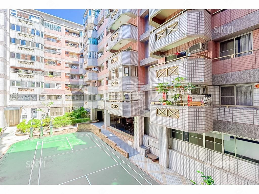近文心路魅力金店面房屋室內格局與周邊環境