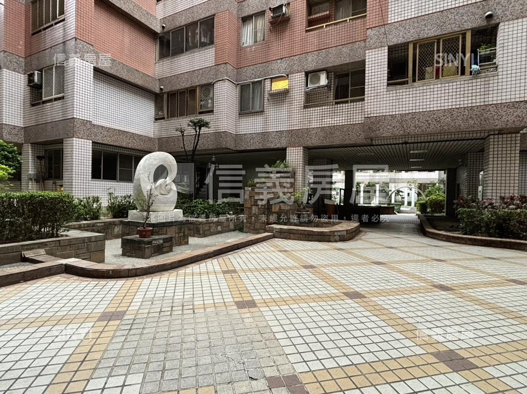 近文心路魅力金店面房屋室內格局與周邊環境