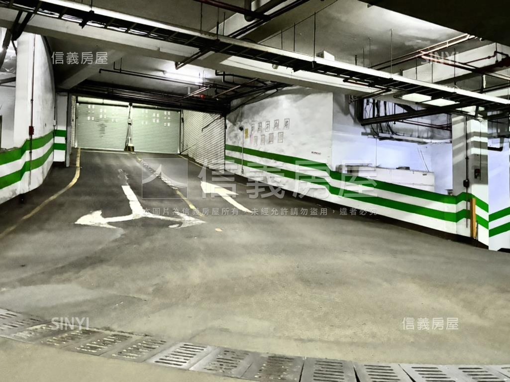 近文心路魅力金店面房屋室內格局與周邊環境