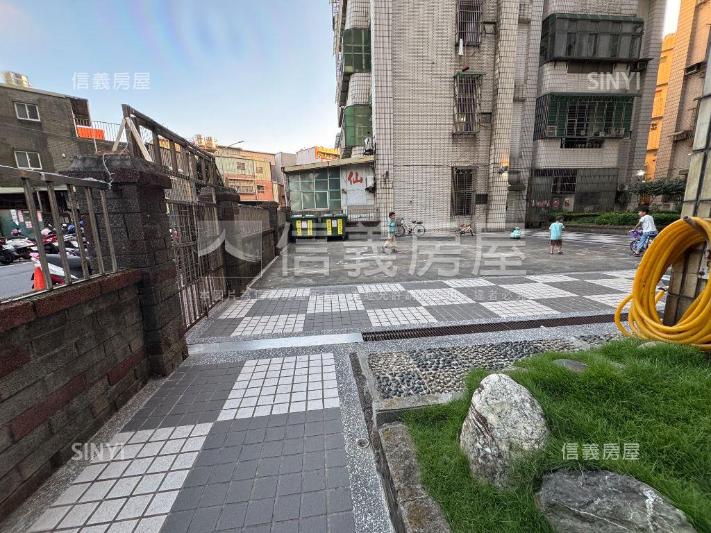 平鎮稀有挑高大空間房屋室內格局與周邊環境