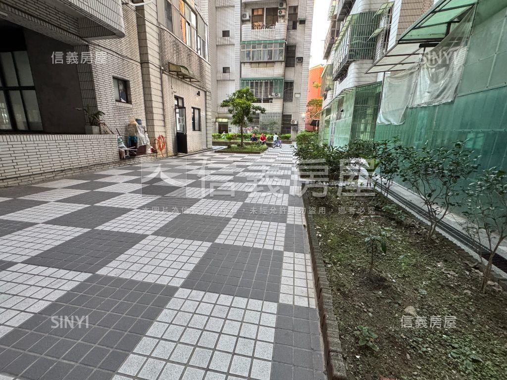 平鎮稀有挑高大空間房屋室內格局與周邊環境