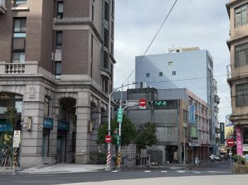 信義國小大面寬收租１６房