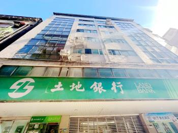 景安捷運高富帥電梯大空間