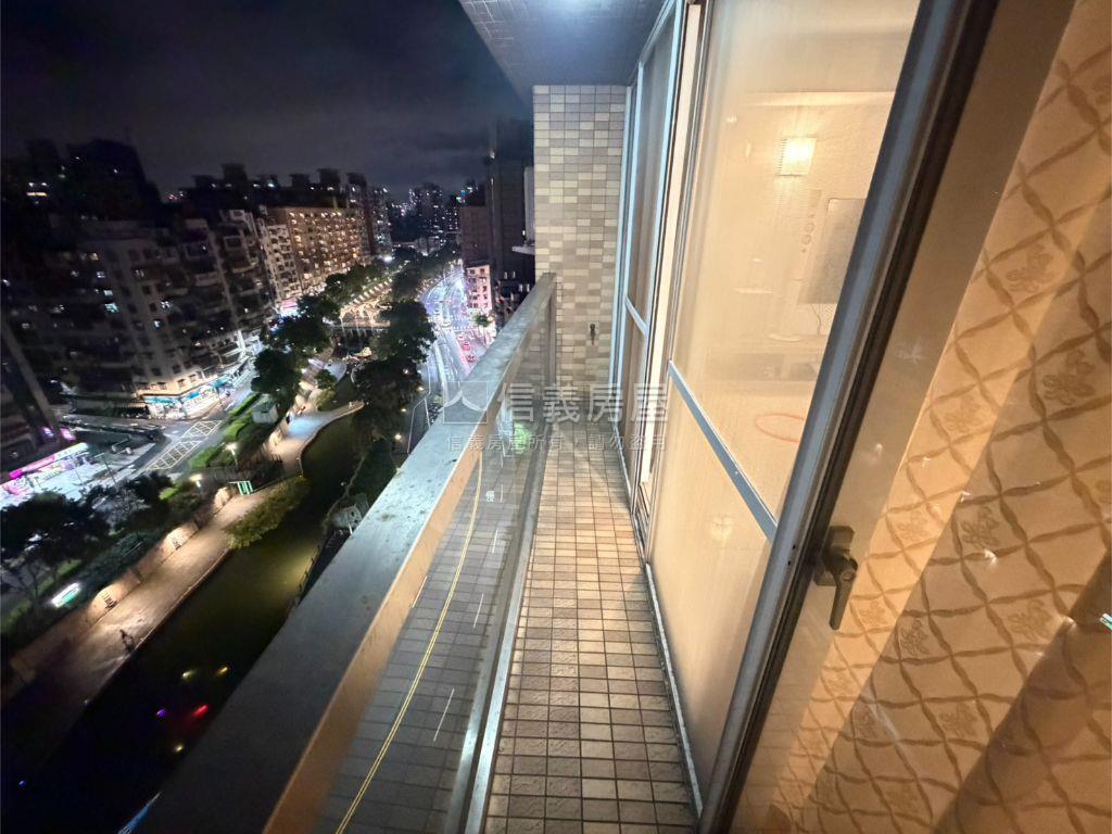 【黃金映象】高樓極景之巔房屋室內格局與周邊環境